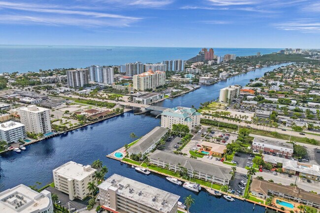 Building Photo - 2895 NE 32nd St