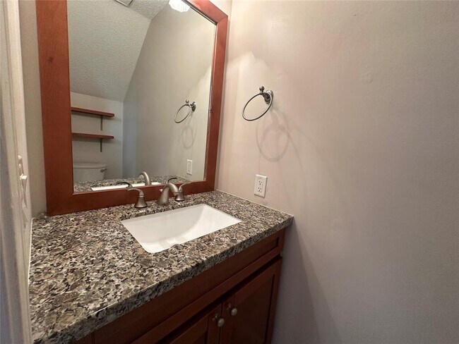Building Photo - 9918 Cedaredge Dr