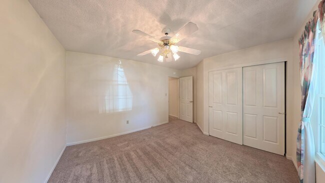 Building Photo - 1125 Butternut Ln