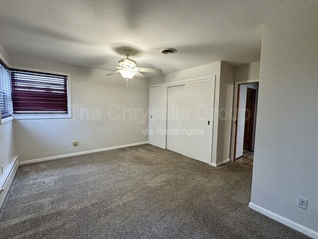 Building Photo - 141 E Walnut St