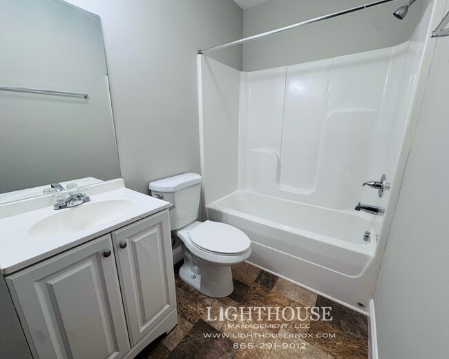 Building Photo - Charming 3-bedroom house in Halls!