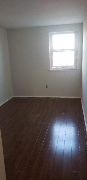 Building Photo - 9783 Hilspach St