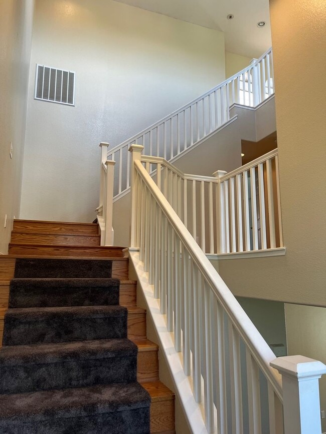 Building Photo - 3 Bedroom 2 1/2 bath Murrieta Townhome