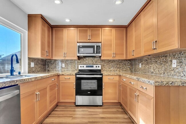 Building Photo - Beautiful single family home in Rancho Penasquitos! Available immediately!