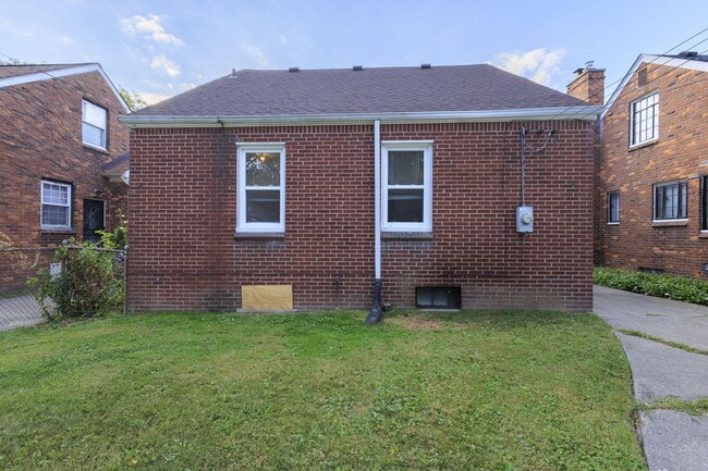 Building Photo - 10929 Worden St