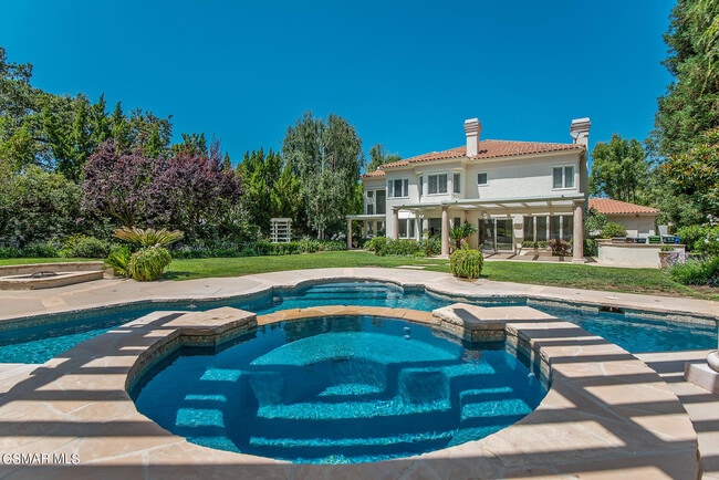 Building Photo - 31858 Saddletree Dr