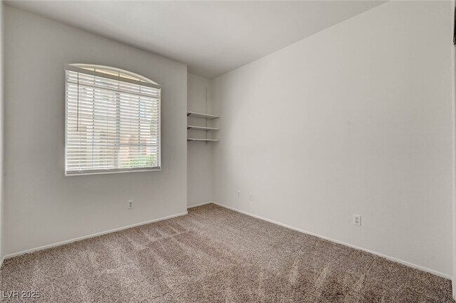 Building Photo - 8301 Boseck Dr