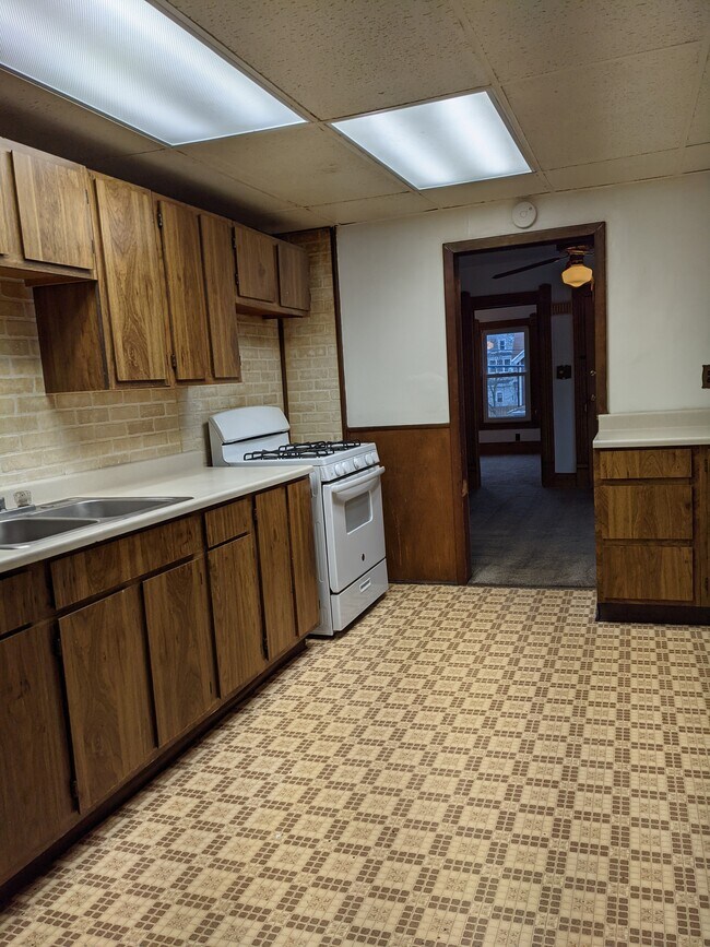 109 Helen St 109 Helen St Syracuse NY 13203 Apartment Finder