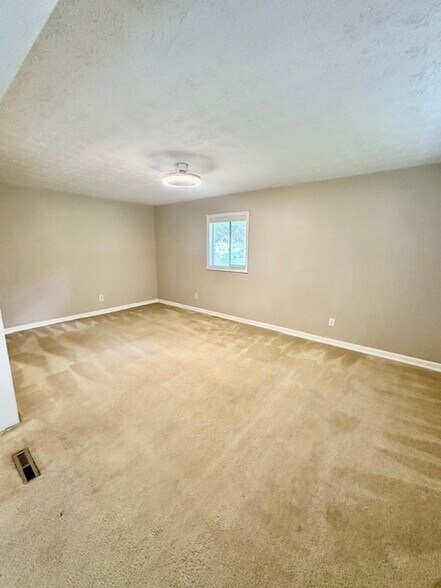 Building Photo - 10178 Top Tree Ct