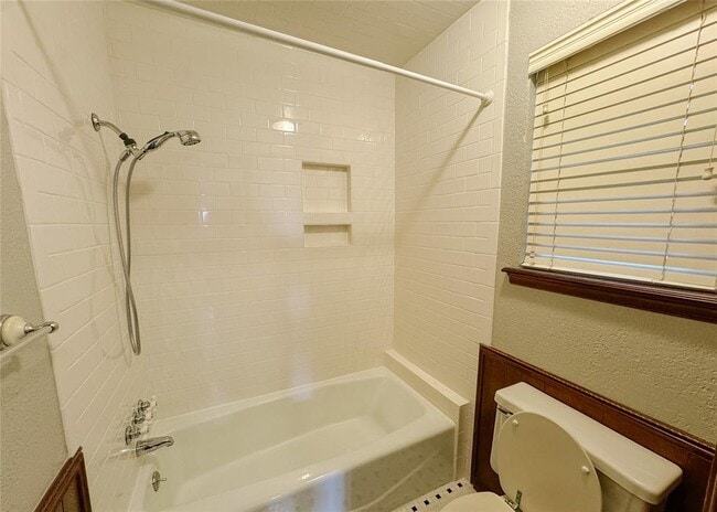 Building Photo - 14212 Mt Vernon Pl