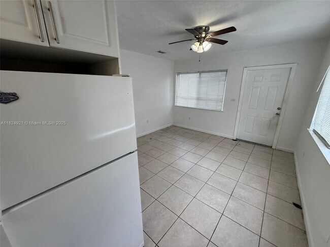 Primary Photo - 3060 NW 20th St