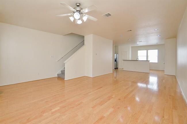 Building Photo - 3027 N Heights Hollow Ln