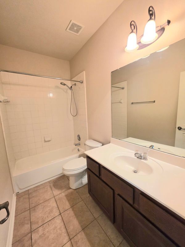 Building Photo - 2215 Conway Cove
