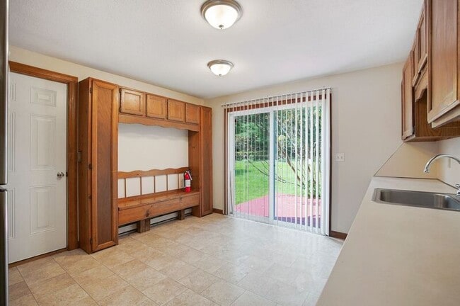 Building Photo - 26 Hunters Hill Cir