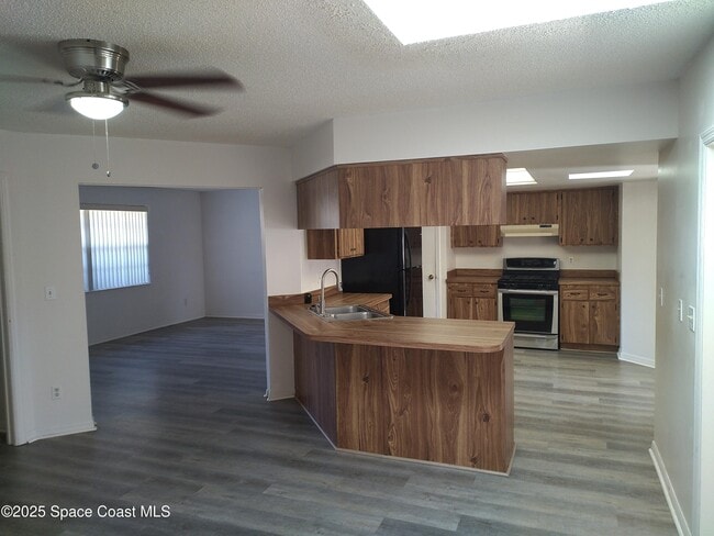 Building Photo - 765 John Carroll Ln