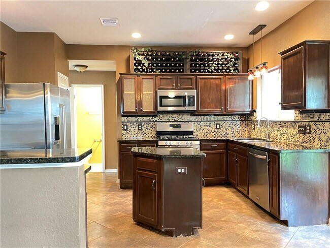 Building Photo - 8217 Longdraw Dr