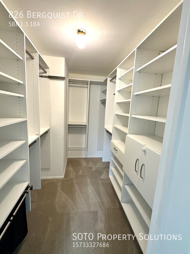 Building Photo - 826 Bergquist Dr