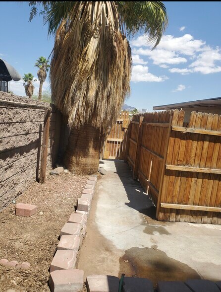 Building Photo - 5055 Arvada Way