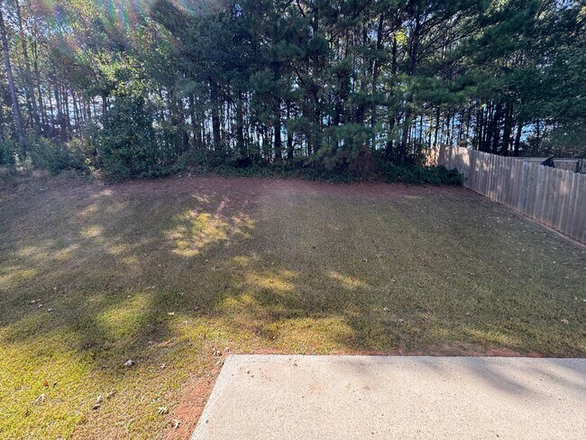 Building Photo - Beautiful 3 Bedroom 2 Bath Home Close to I-20.