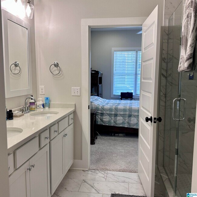 Building Photo - 4740 Arden Wy