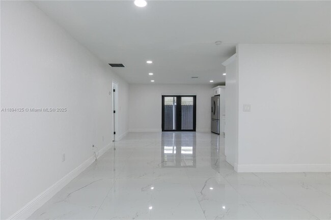 Building Photo - 3612 SW 15th St