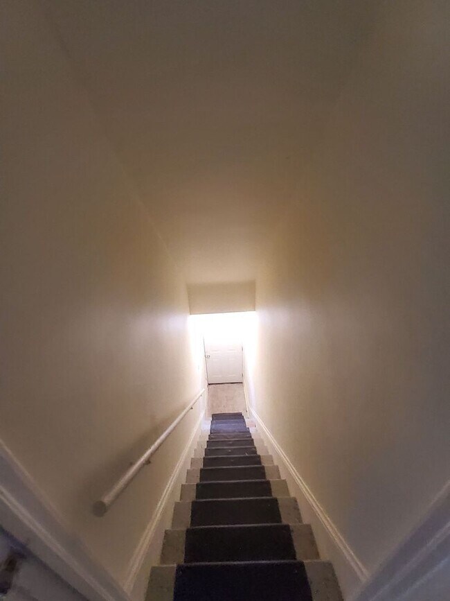 Building Photo - 277 E Spring St