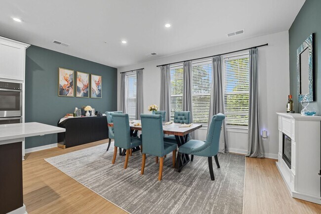 Building Photo - 709 Thomas Ln