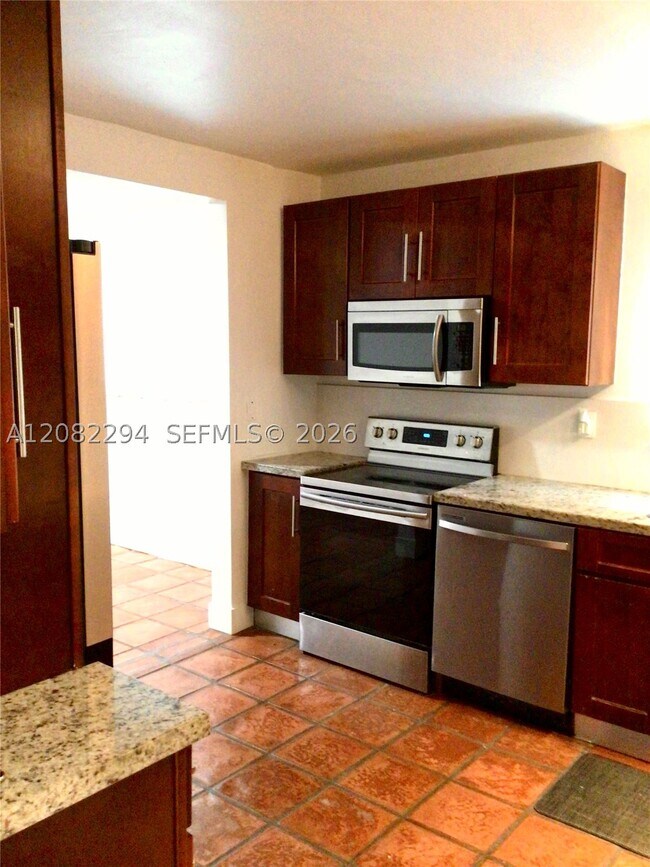 Building Photo - 401 Coral Wy