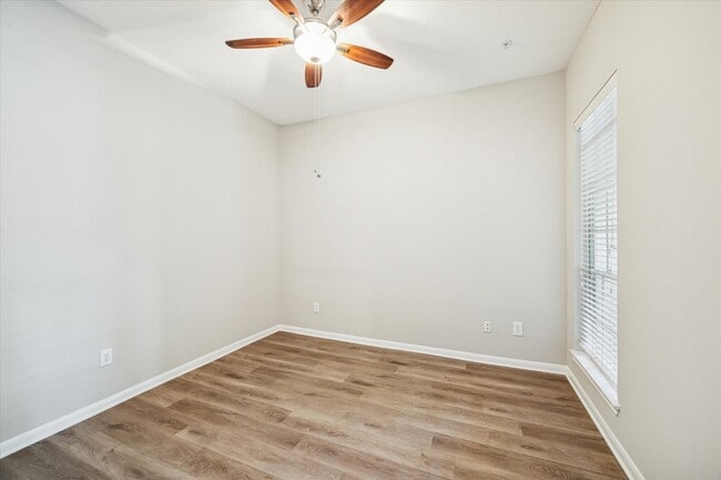 Building Photo - 5353 Memorial Dr