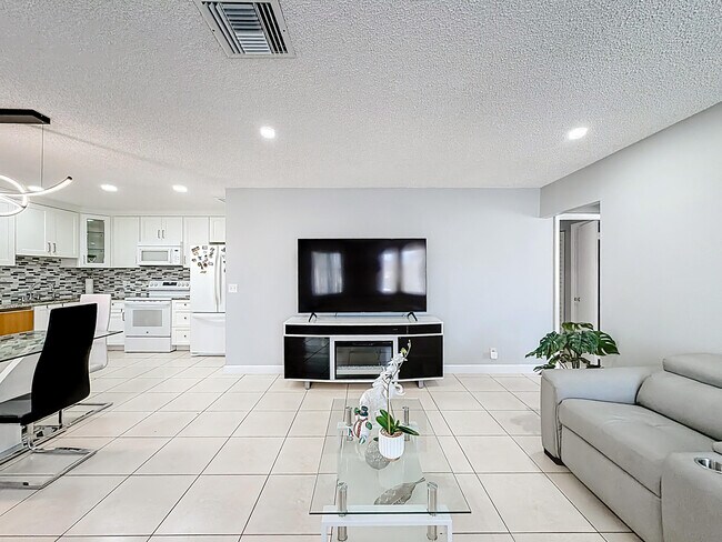 Building Photo - 3586 La Playas Ct