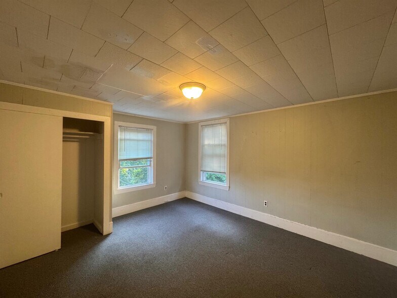 Building Photo - 106 Highland Ave