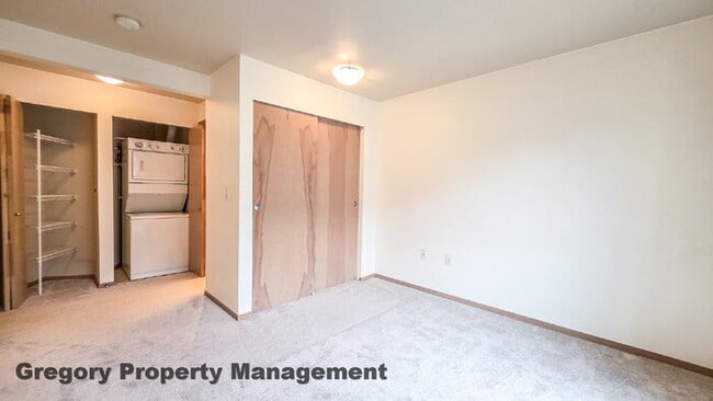 Building Photo - Sunny Capitol Hill 2 BR 1.5 BA Condo with Garage Parking Included & Skyline Views!