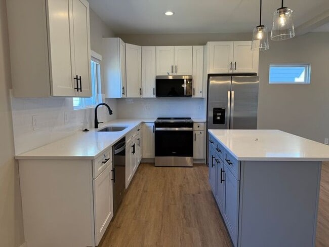 Building Photo - Beautiful New Construction in Booming Old Hickory