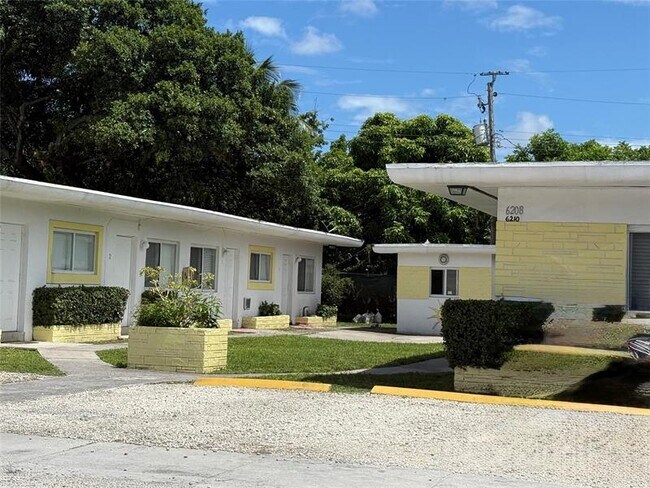 Primary Photo - 6208 Dawson St