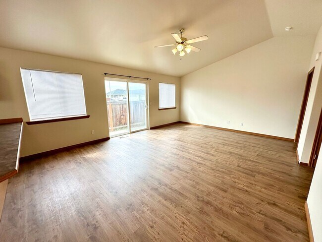 Building Photo - 3 Bedroom Home North of CWU