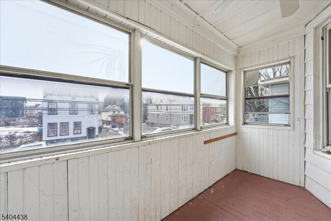 Building Photo - 102 Highland Ave