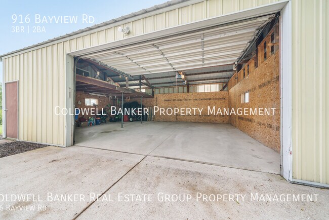 Building Photo - 916 Bayview Rd