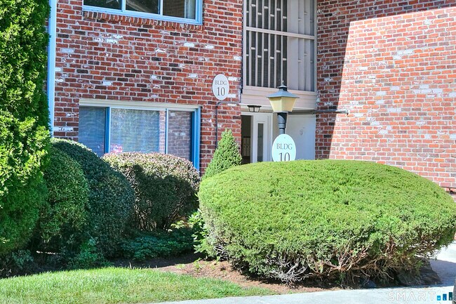 Building Photo - 109 Southport Woods Drive