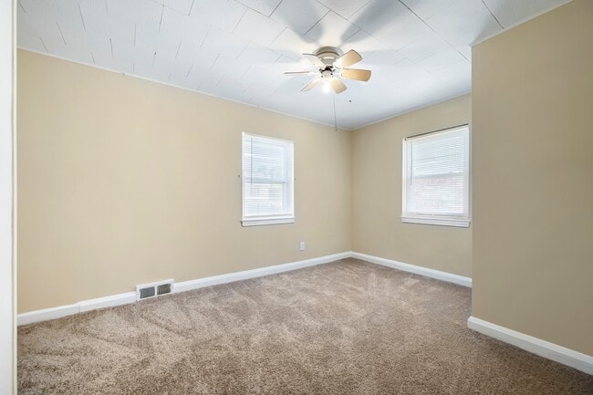 Building Photo - 6609 Fairdel Ave