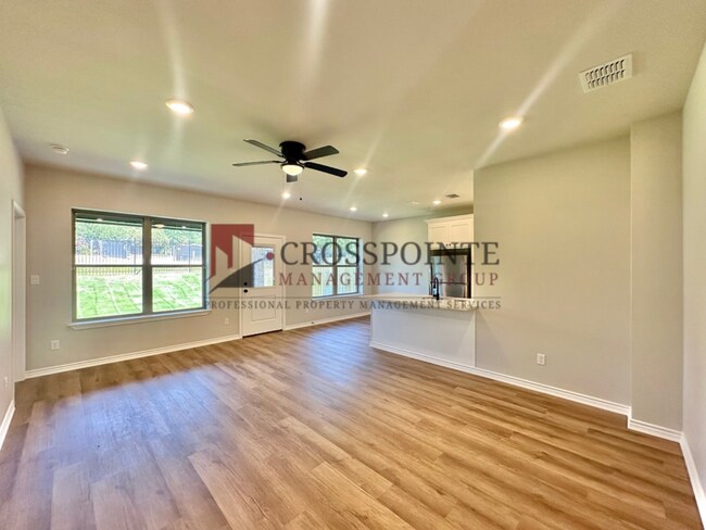 Building Photo - 2408 Henshaw Crk Dr