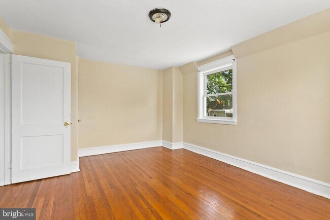 Building Photo - 450 Glendale Rd