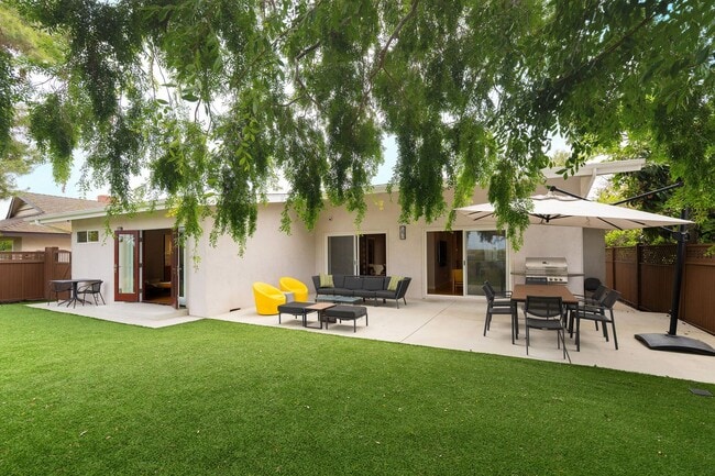 Building Photo - Updated Mid Century Home in Rancho Palos V...