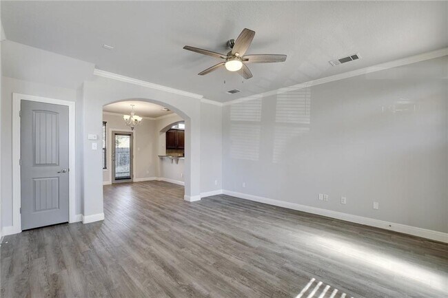 Building Photo - 430 Old Fitzhugh Rd