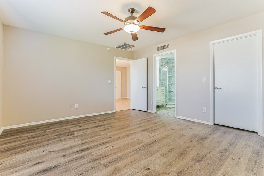 Building Photo - 728 W El Prado Rd