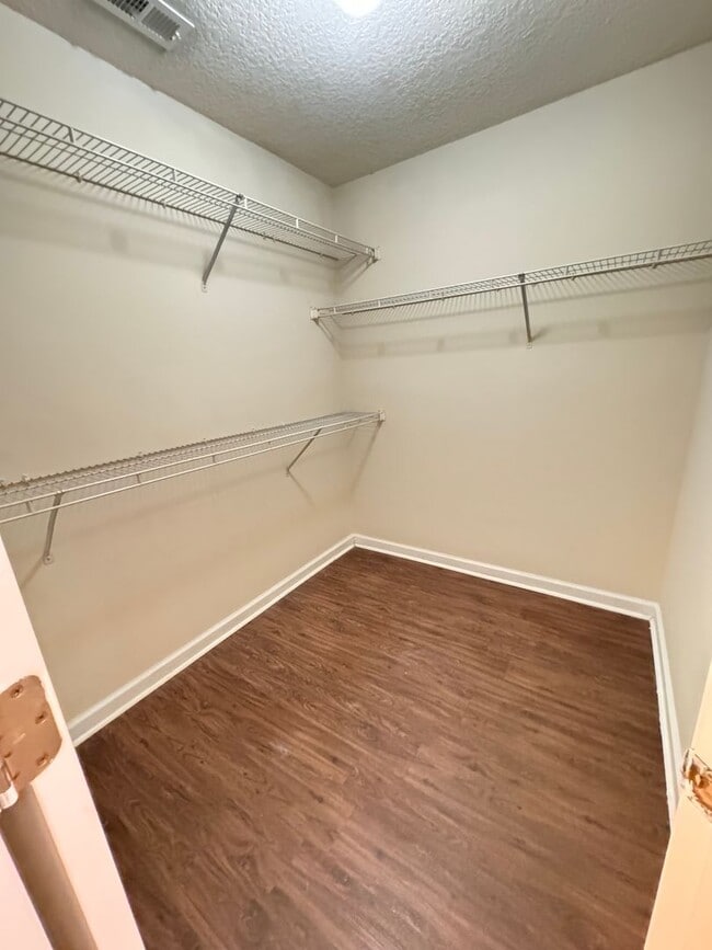 Building Photo - 101 Lindsay Ct