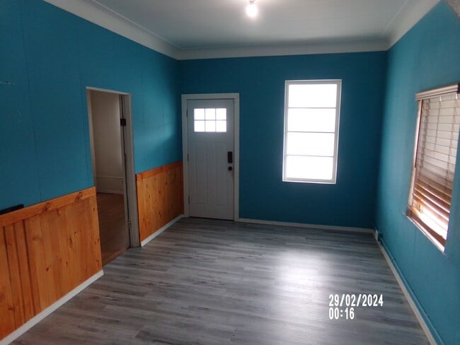 Building Photo - 4bd 1ba Home