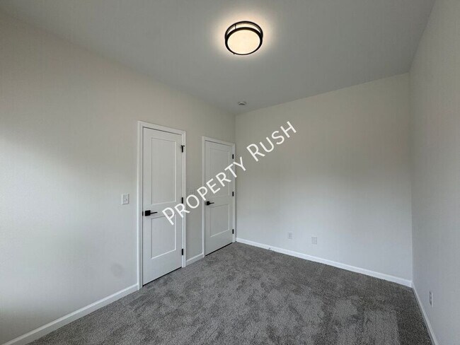 Building Photo - 1852 Wilberforce St