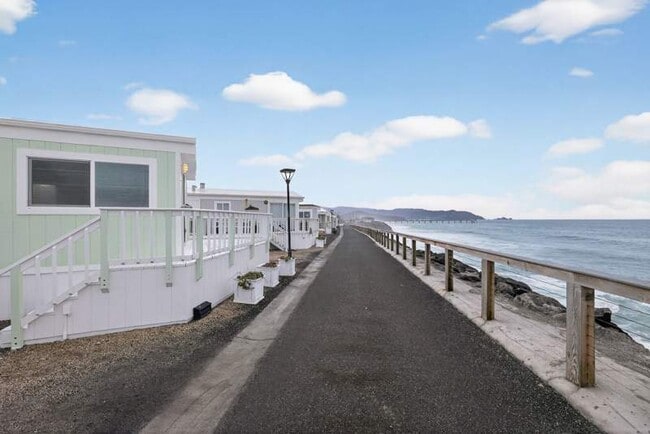 Building Photo - 436 4th Ave