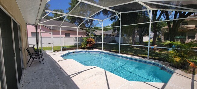 Building Photo - Beautiful 4/3 2 Story Pool Home In Ocoee FL