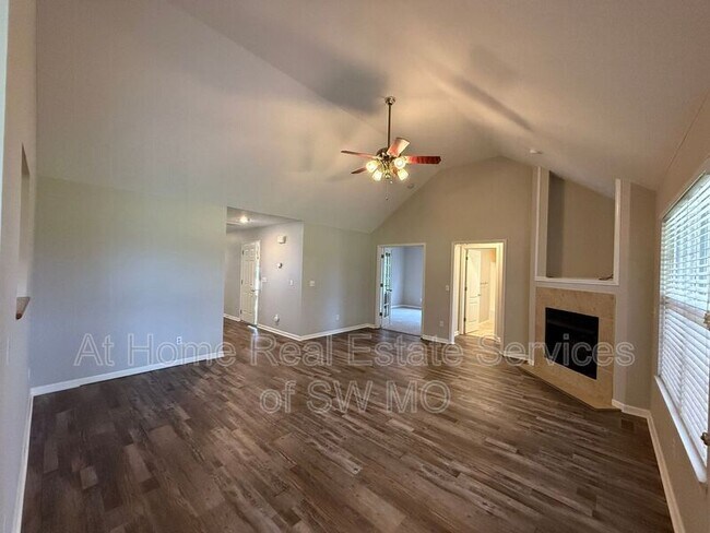 Building Photo - 4023 S Warmwater Ave